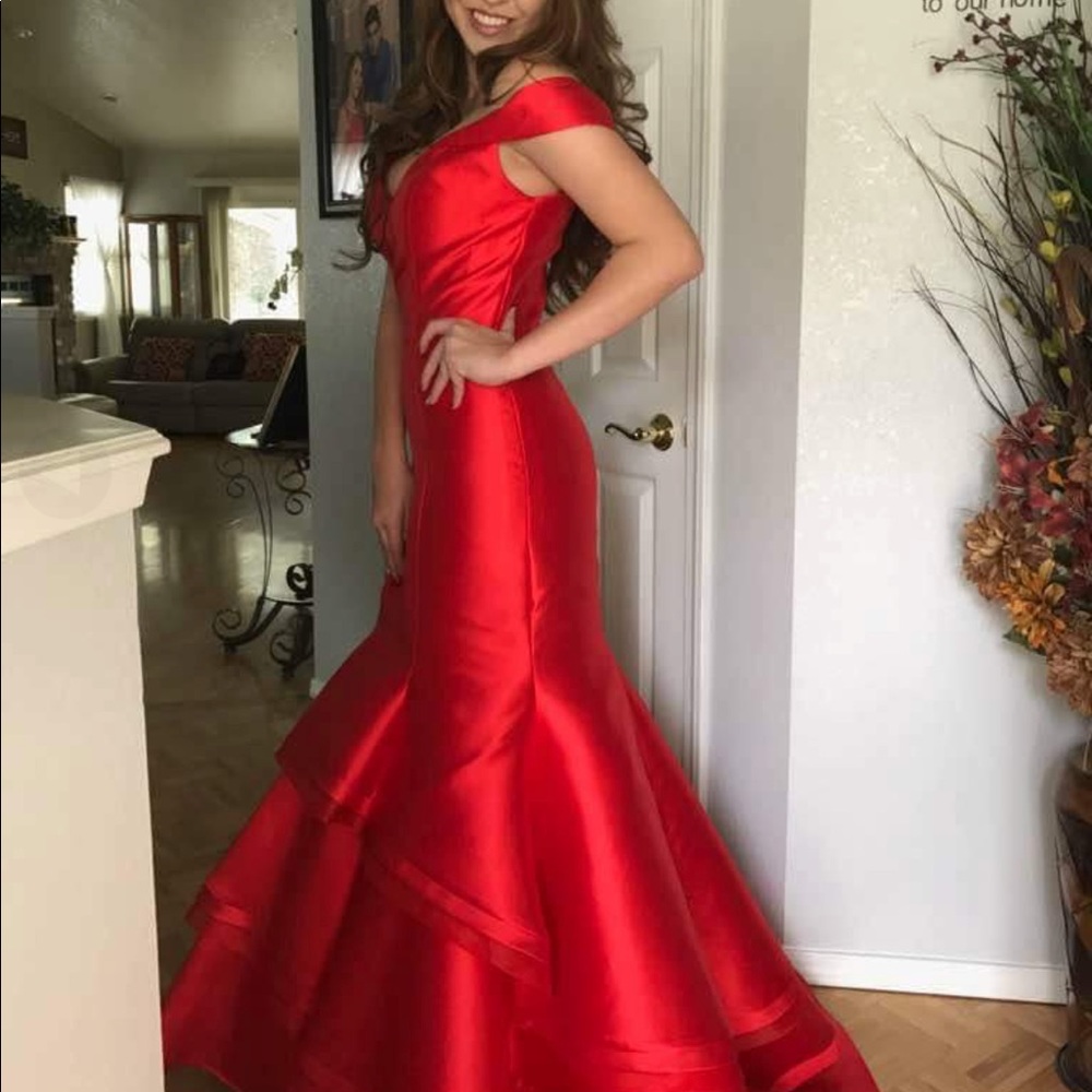 FLASH SALE 200 Gorgeous Red Jovani Dress